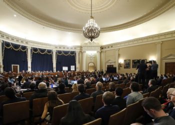 Republicanos se preparan para tratar de controlar posible juicio político a Trump