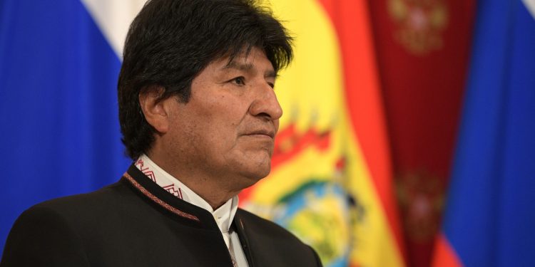 Evo Morales arribó a Argentina como refugiado político