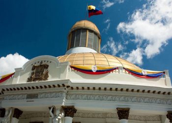 AP: Venezuela se mantiene en constante disputa por Asamblea Nacional