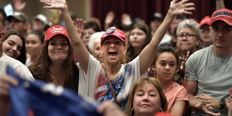 Trump anunció desde Miami que el «sangriento frenesí» del general iraní ha terminado
