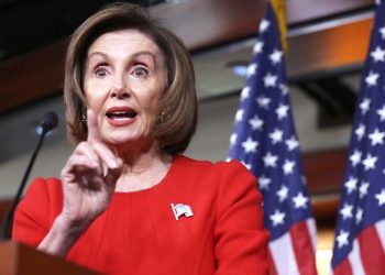 Pelosi mantiene en la expectativa a todo EEUU para iniciar el juicio político contra Trump