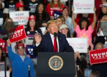 Trump promete detener a la izquierda tras reunirse con una multitud en Nueva Jersey