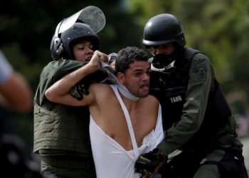 Métodos de tortura cubana llegan a Venezuela para reprimir la disidencia