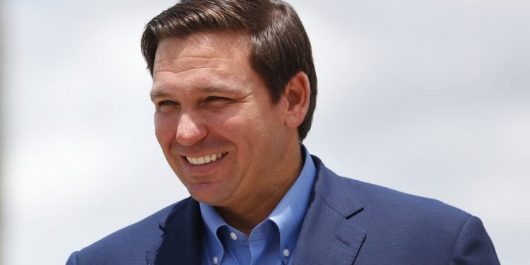 Corte Suprema de Florida apoya al gobernador DeSantis en relación con los derechos de los votantes delincuentes