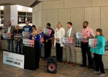 Trabajadores de Miami-Dade se manifiestan contra el lanzamiento Carlos Giménez al Congreso