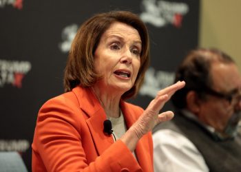 Pelosi dice que Trump llevará “por siempre la cicatriz” de haber sido imputado políticamente