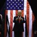 Trump fustigó debate demócrata durante mitin en Arizona