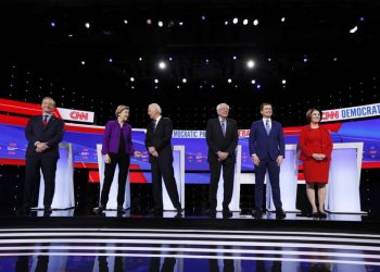 Candidatos demócratas apuntan con todo al ‘supermartes’