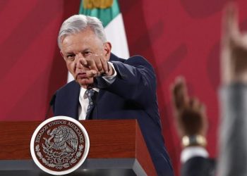 Popularidad de López Obrador cae a su punto más bajo por violencia en México