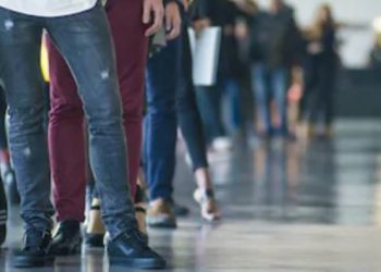 No solo es el COVID-19 que crece de manera exponencial en Estados Unidos, el desempleo también