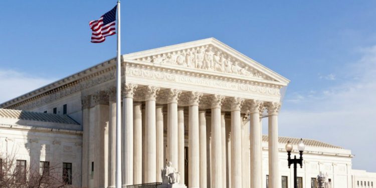 Solicitantes de asilo tendrán derecho a revisión de sus casos si la Corte Suprema lo aprueba