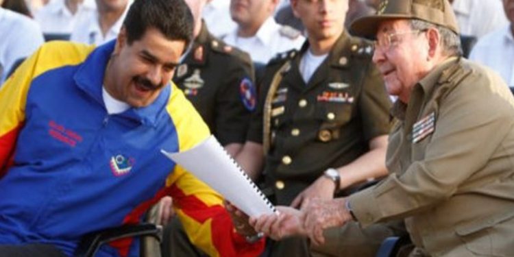 Maduro denuncia «plan de guerra» de EEUU contra Venezuela