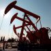 Precios del petróleo se desploman 30% tras recorte de Arabia Saudí