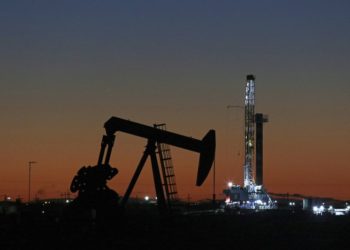 AP: Sobra el petróleo y no hay donde guardarlo. ¿Y ahora qué?