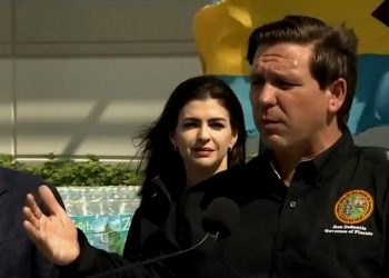 Opinión pública critica la tardía respuesta durante crisis del coronavirus a pesar de la curva de aplanamiento en Florida