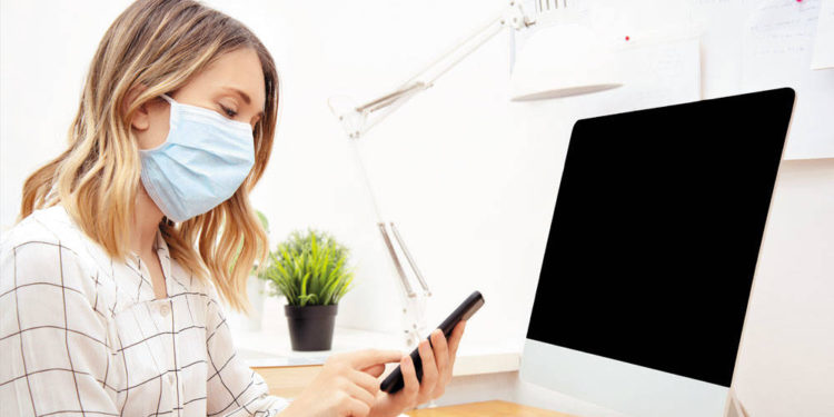España prorroga teletrabajo en empresas durante dos meses más por coronavirus