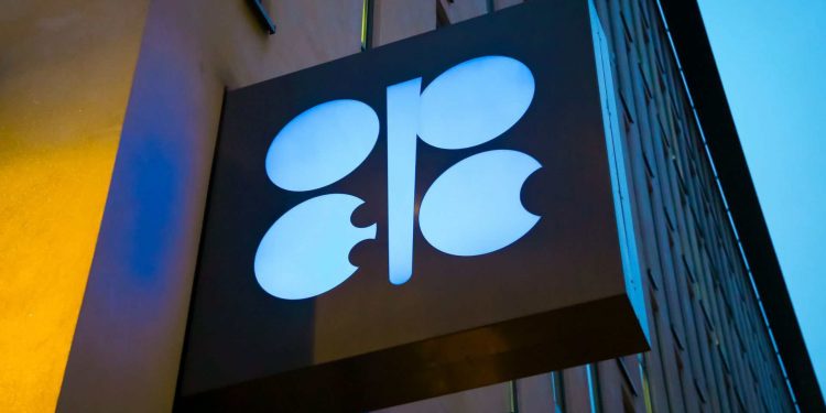 EEUU desaprueba recorte de producción de petróleo propuesto por Rusia y Arabia Saudita