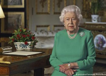 La reina Isabel II pidió a los británicos permanecer unidos: «Aunque hemos afrontado retos antes, este es diferente»