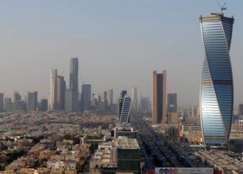 Prosperidad económica en Arabia Saudita amenazada por covid-19 y caída de los precios del petróleo