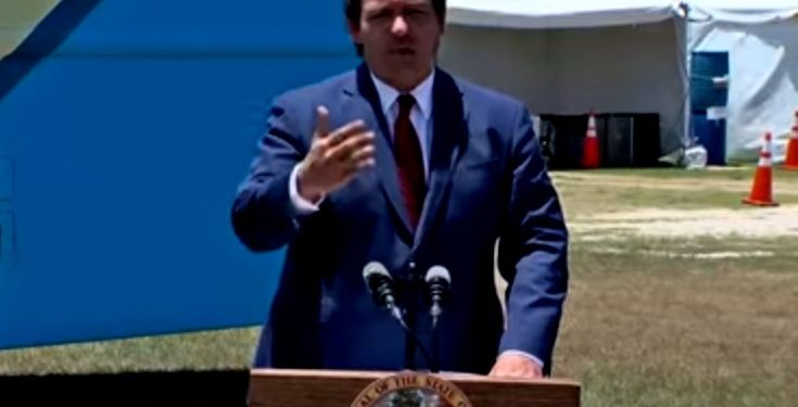DeSantis insta a solicitantes de beneficios de desempleo a «verificar su cuenta bancaria»