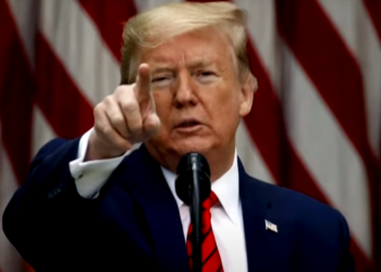 Presidente Trump firma orden ejecutiva contra Twitter y otras redes sociales