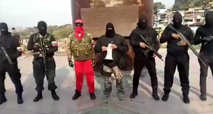 ¡Venezuela en dictadura! Colectivos armados realizaron ejercicios militares en el Cuartel de la Montaña (Video)
