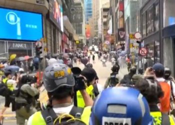 Protesta contra una ley impulsada por China dejó 300 detenidos en Hong Kong