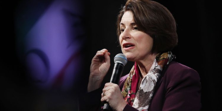 Amy Klobuchar se descarta como vicepresidenta de Joe Biden