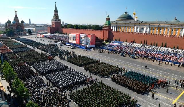 Putin celebró la Victoria sobre el nazismo en Moscú pese a la pandemia