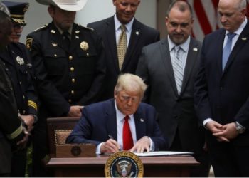 Trump firmó decreto para reformar la Policía de EEUU
