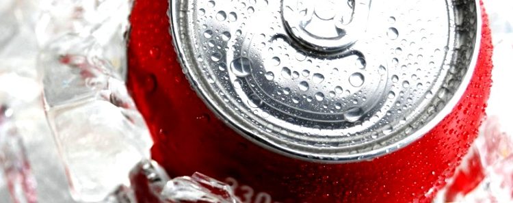 Coca-Cola retira su publicidad de las redes sociales