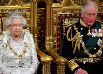 ¿Reina Isabel II prepara su abdicación al Trono?