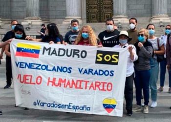 Maduro deja varados a casi mil venezolanos en España mientras va un avión vacío