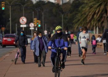 Sondeo indica que Uruguay, Paraguay y Argentina son los países que mejor combaten la pandemia