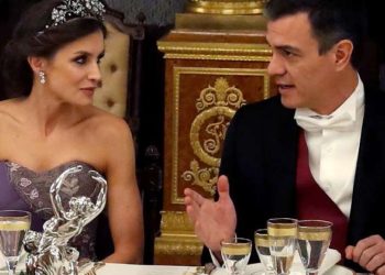 ¡Traición en España! ¿Reina Letizia está de acuerdo con Pedro Sánchez y Pablo Iglesias?