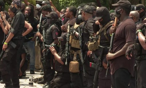 La marcha de la Milicia Negra en Georgia: ¿Se expande el comunismo en EEUU?