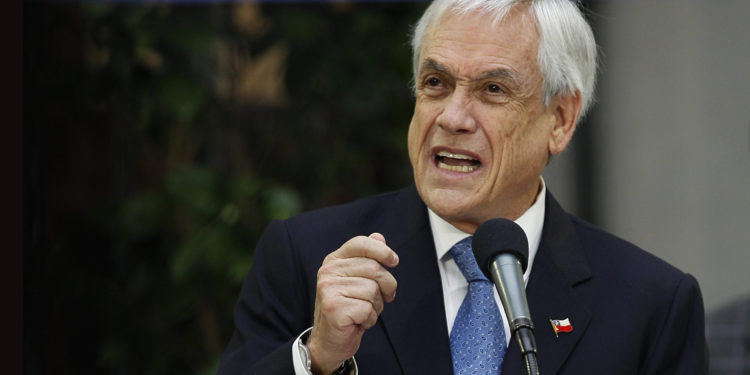 Ley «Juan Barrios»: Presidente Piñera firma proyecto que endurece penas a quema de camiones