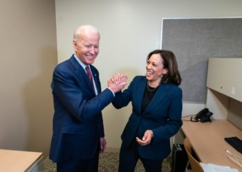 Trump calificó de «desagradable, falsa y radical» a Kamala Harris
