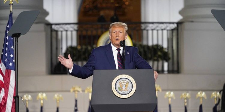 Trump confía en la recuperación económica a pesar de ser gran responsable