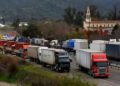 Ministro pide levantar paro de camioneros en Chile