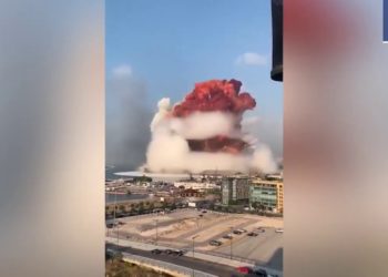 Presidente libanés dijo que un misil pudo ser la causa de la explosión en Beirut