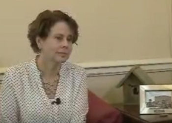 Biden juega con fuego: Escogió a Cecilia Muñoz como asesora causando indignación entre defensores migratorios