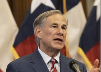 Gobernador de Texas anuncia nueva etapa de reapertura de la economía del estado