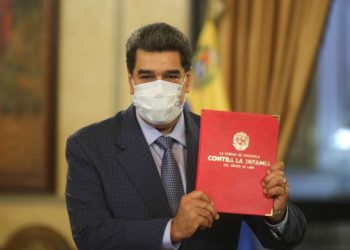 Acusan a Borrell de enviar misión clandestina a Venezuela
