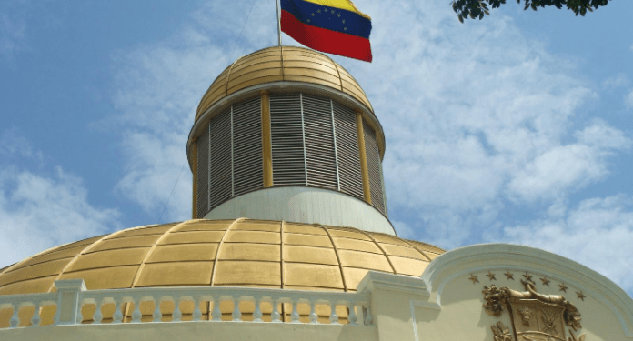 Asamblea Nacional legítima de Venezuela declara insconstituional la «Ley Antibloqueo»