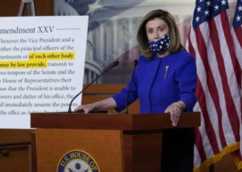 Pelosi criticó nueva propuesta de ayuda económica de Trump