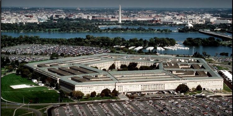 El Pentágono mantiene sus niveles de alerta tras positivo de Trump