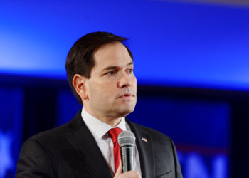 Marco Rubio pide a Trump que detenga deportaciones a los venezolanos