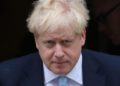 Boris Johnson dice sentirse bien al iniciar cuarentena por COVID-19