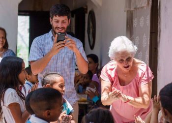 Régimen venezolano deja sin alimento a 25 mil niños pobres